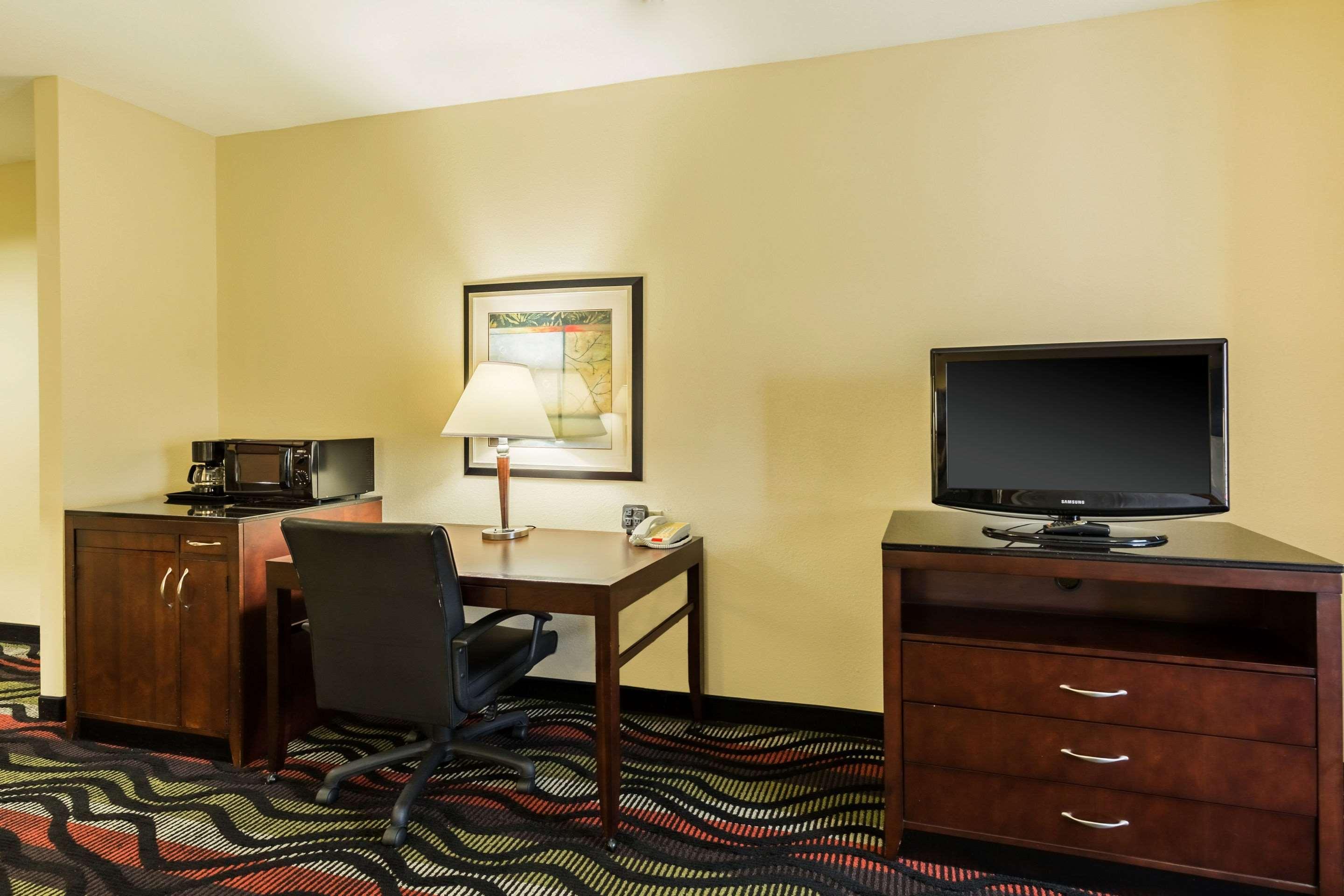 Comfort Suites Beaumont I-10 Exteriör bild